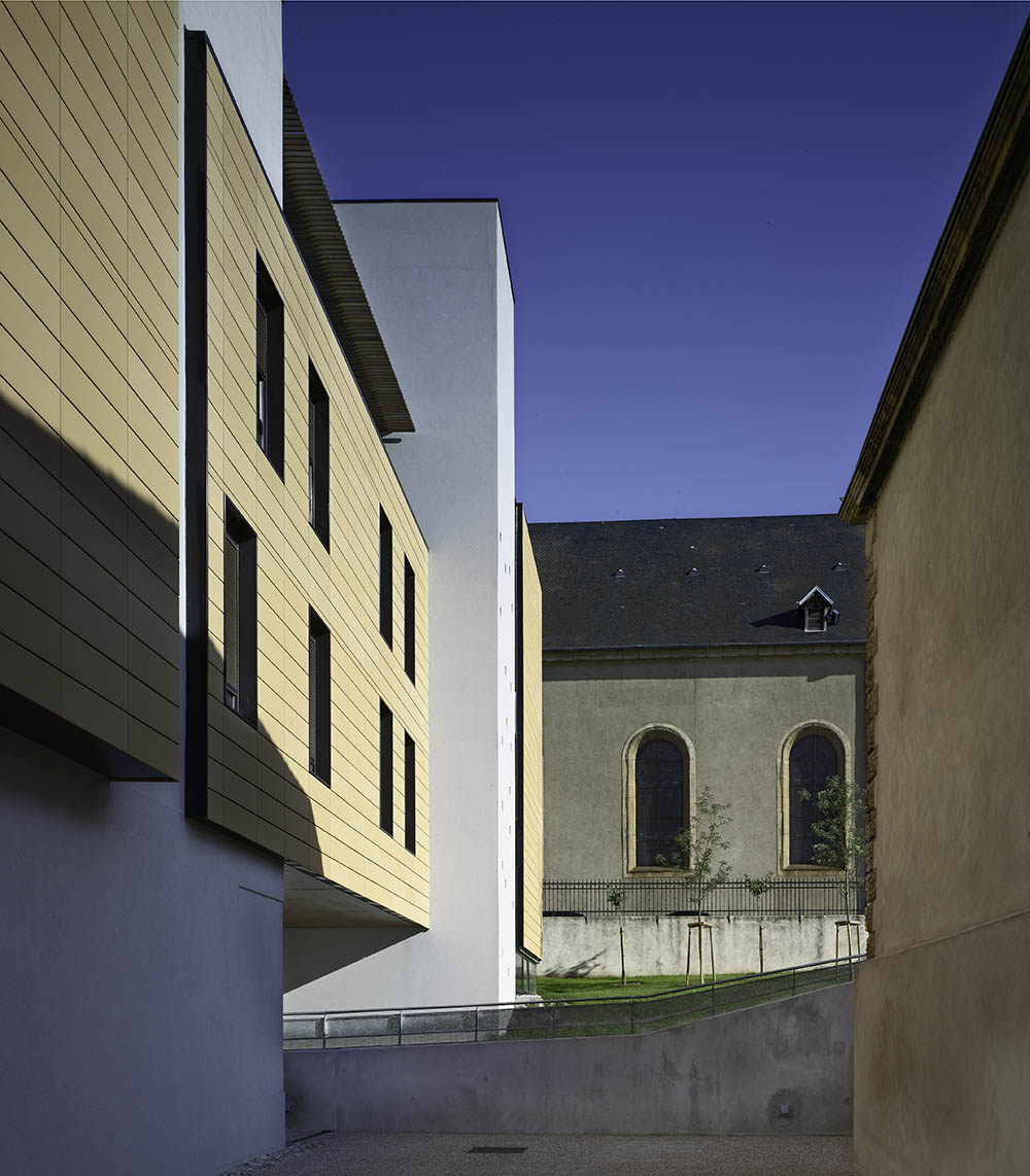 hôpital le Secq de Crépy à Boulay - 57<br /> - façade d'entrée - photo Luc Boegly ©