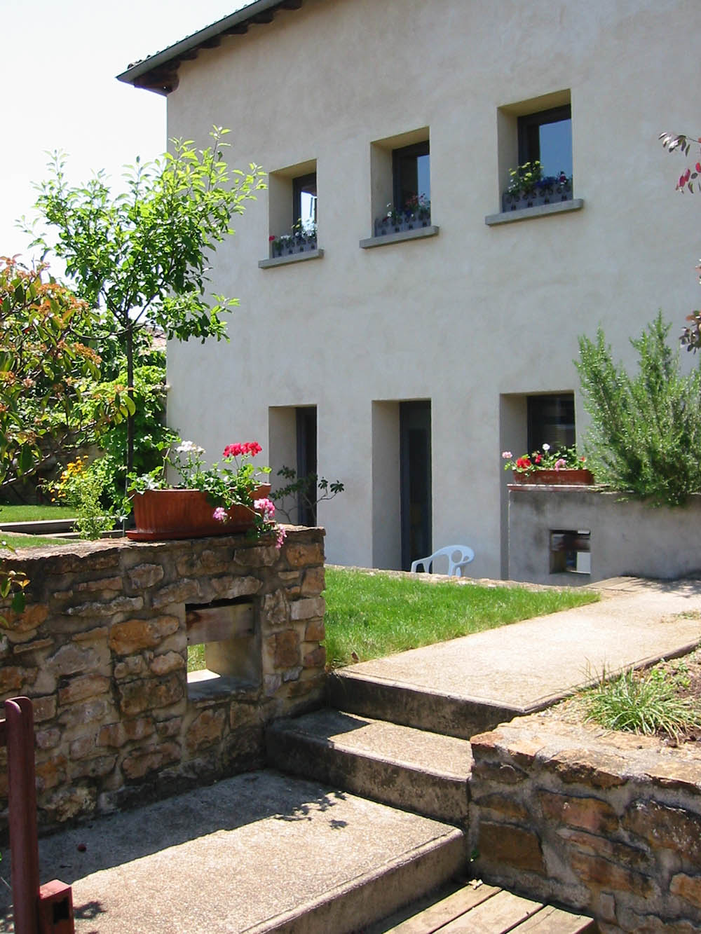 maison 194 à Saint-Cyr au Mont d'Or - 69 - extérieur photo nunc - intérieur photo georges eyssautier