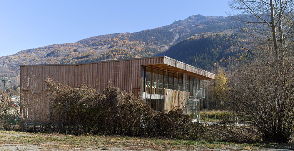 bâtiment artisanal à Bourg Saint Maurice - 73 - angle ouest - photo Luc Boegly ©