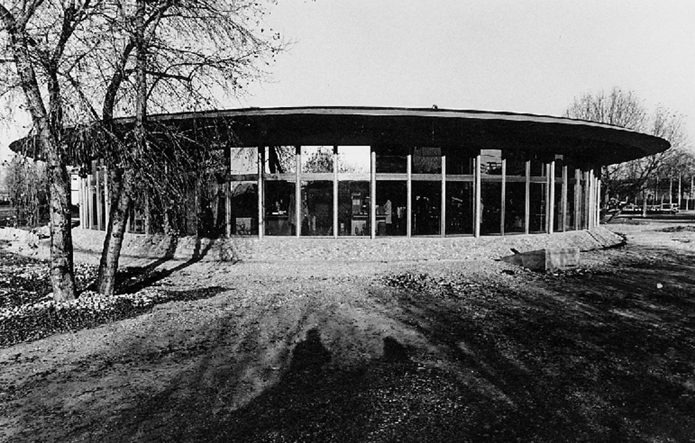 laboratoire Rhône Poulenc à Saint Fons - 69 - photo Guy Depollier