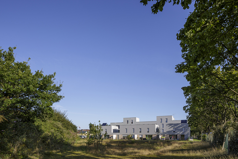 20 logements à Saint Brieuc - 22 - Vue depuis le bassin de rétention paysager au sud - Photo © Frédéric Baron